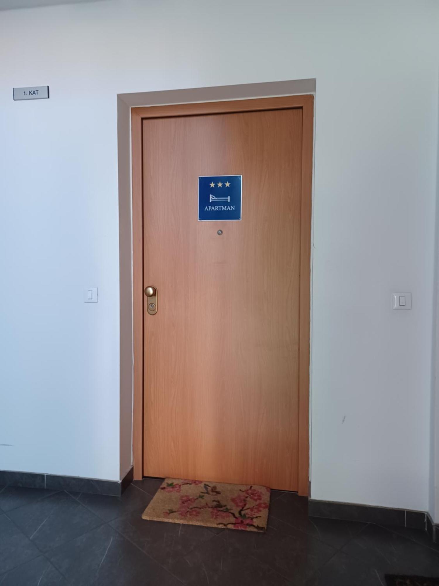 זאגרב Well-Equipped Apartment With Free Parking מראה חיצוני תמונה